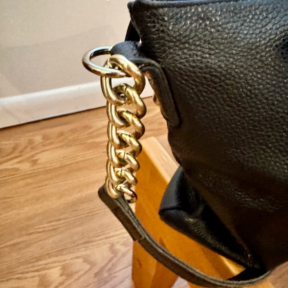 Kate Spade Black Pebbled Leather Crossbody with Gold Chain and bracelet bundle. - Picture 3 of 8